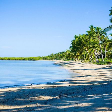 First Landing Beach Resort & Villas Lautoka Esterno foto