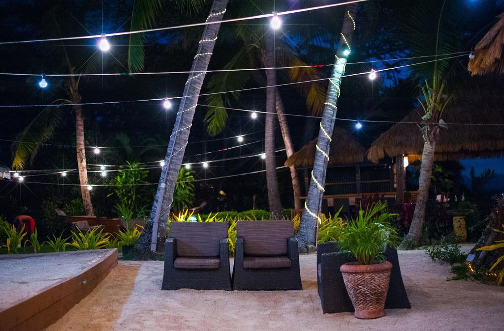 First Landing Beach Resort & Villas Lautoka Esterno foto