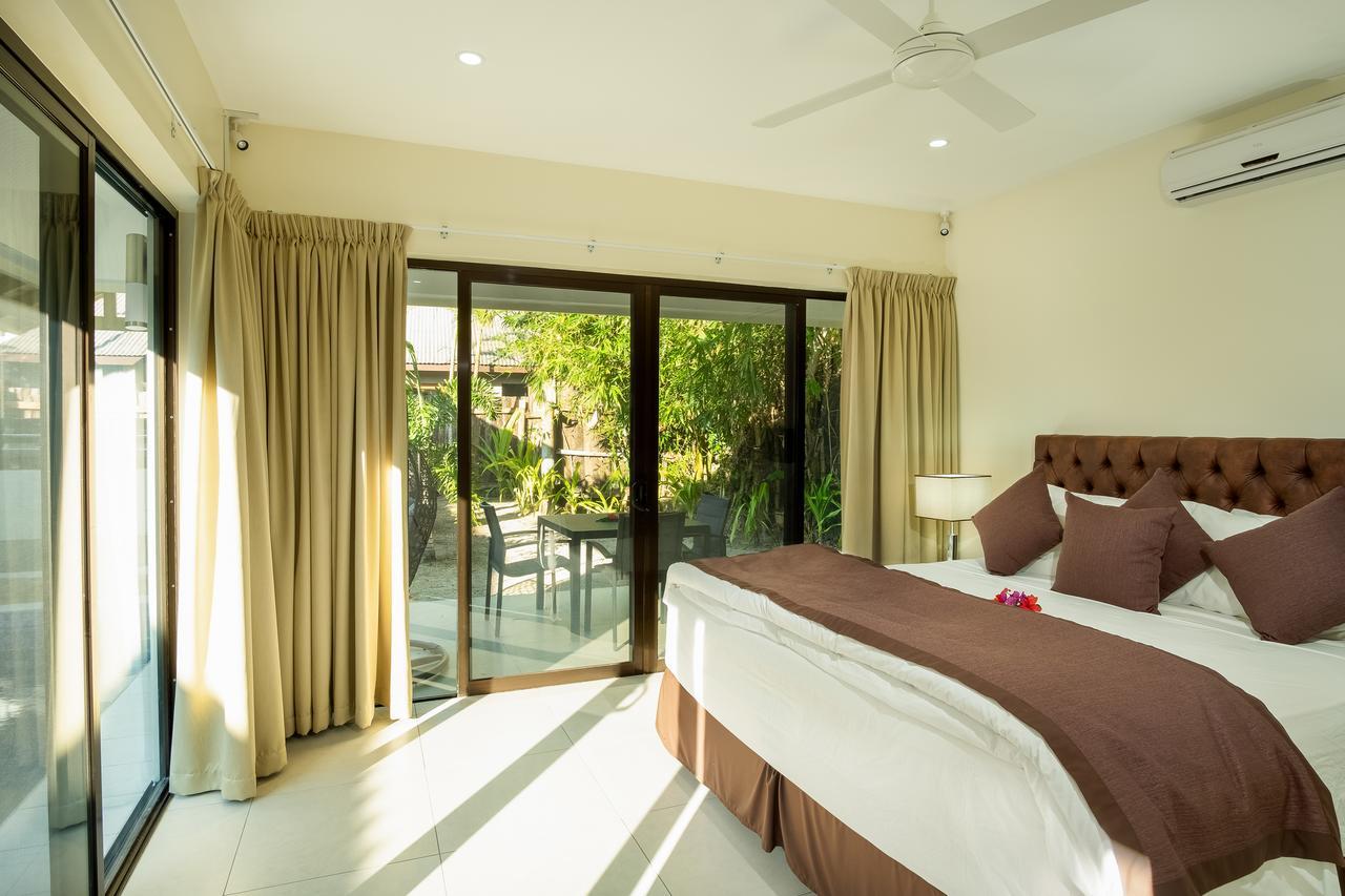 First Landing Beach Resort & Villas Lautoka Esterno foto